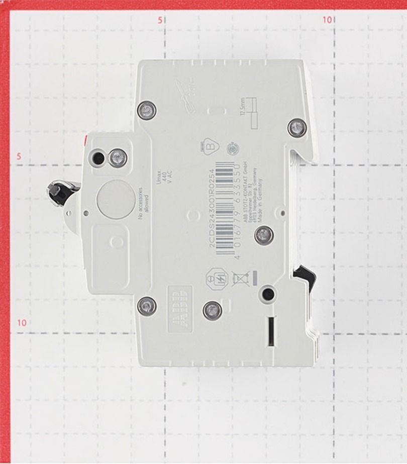 Автоматический выключатель ABB SH203L 3P 40А тип С 4,5 кА 380 В