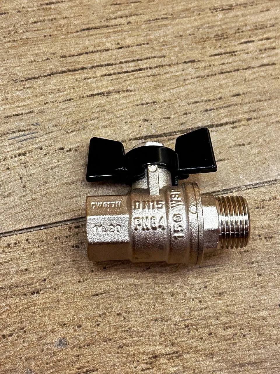 Бугатти Кран шаровый 1/2" г. ш. (бабочка)