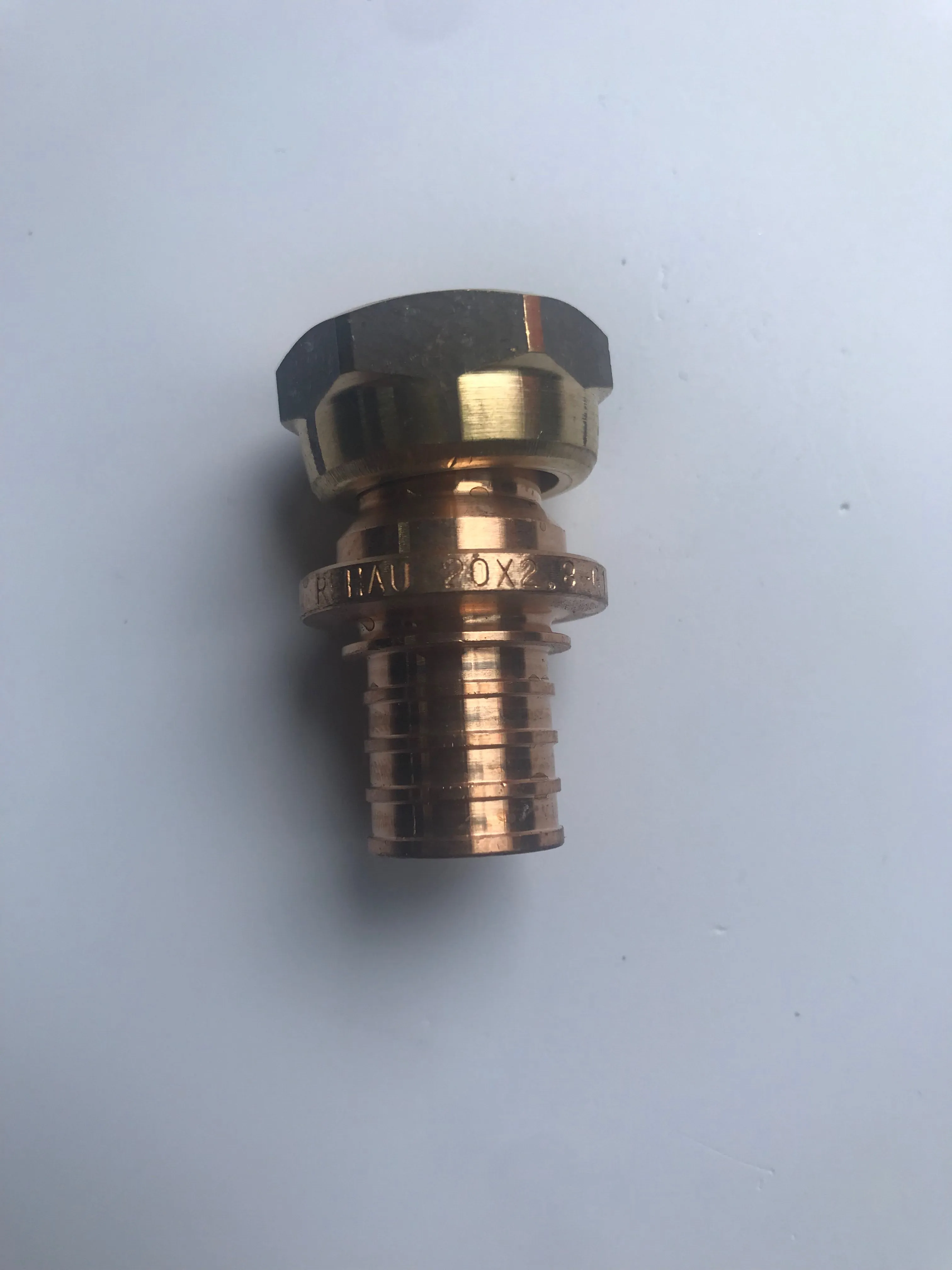 Переходник с накидной гайкой Rehau Rautitan 20-G 1/2